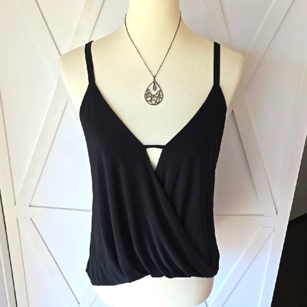 Lulu's Black Sleeveless Wrap Top